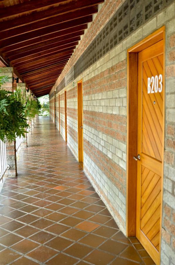 Hosteria Horizontes Caucasia المظهر الخارجي الصورة